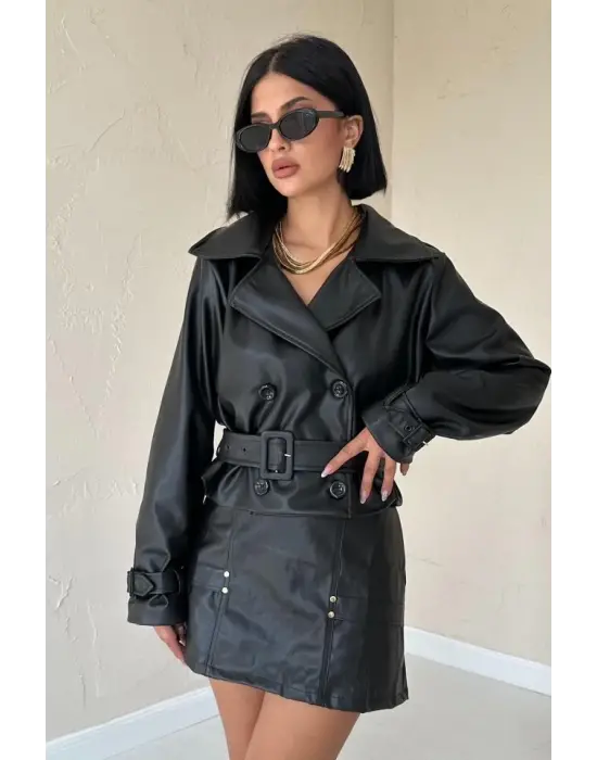 Omarı Siyah Deri Kemer Detaylı Ceket