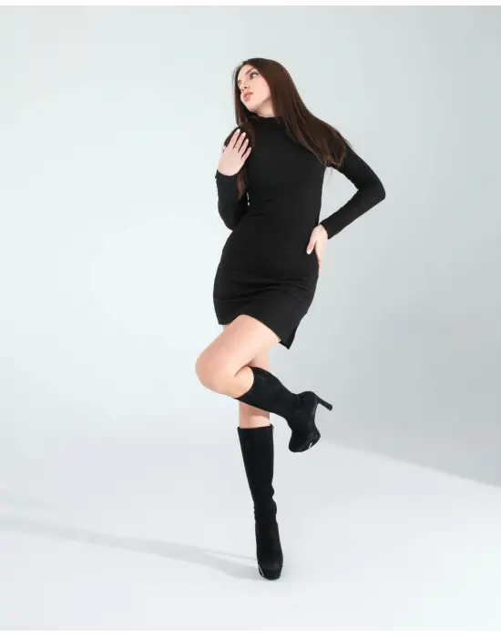 Omarı Şık ve Klasik Siyah Triko Elbise