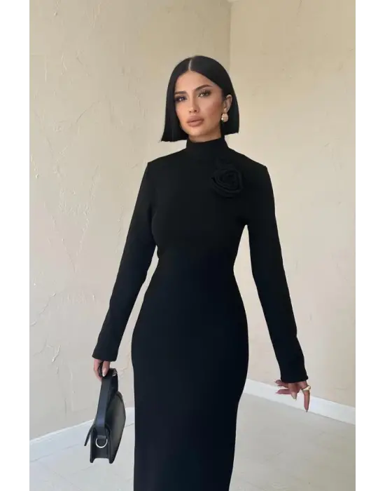 Omarı Siyah Omuz Detaylı Elbise
