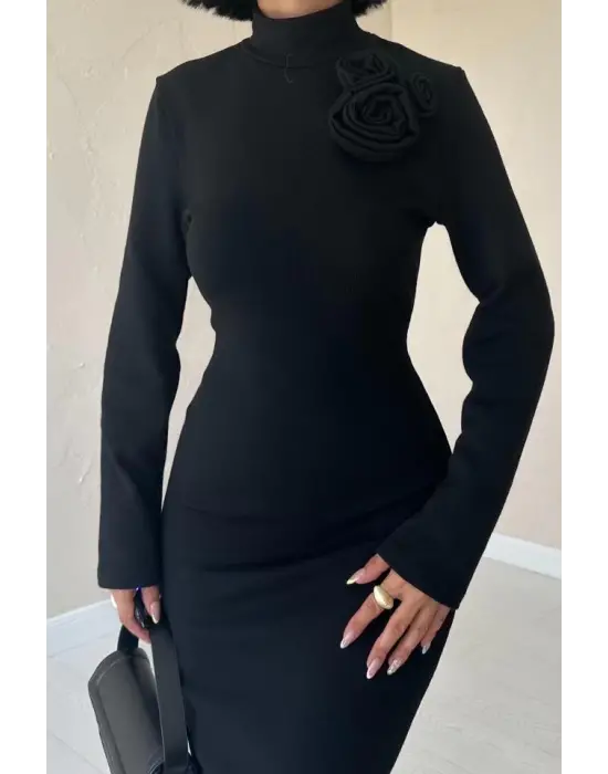 Omarı Siyah Omuz Detaylı Elbise