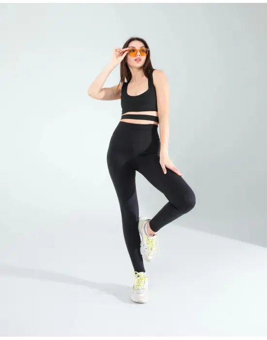 Omarı Siyah Önü Kurdeleli Askılı Crop Top