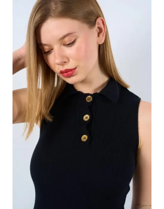 Omarı Siyah Renkli Patlı Düğmeli Triko Atlet