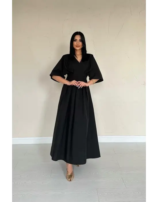 Siyah Pileli Uzun Elbise