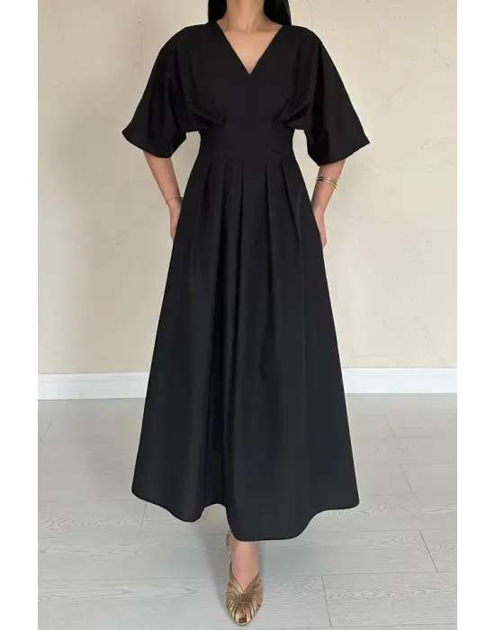 Siyah Pileli Uzun Elbise