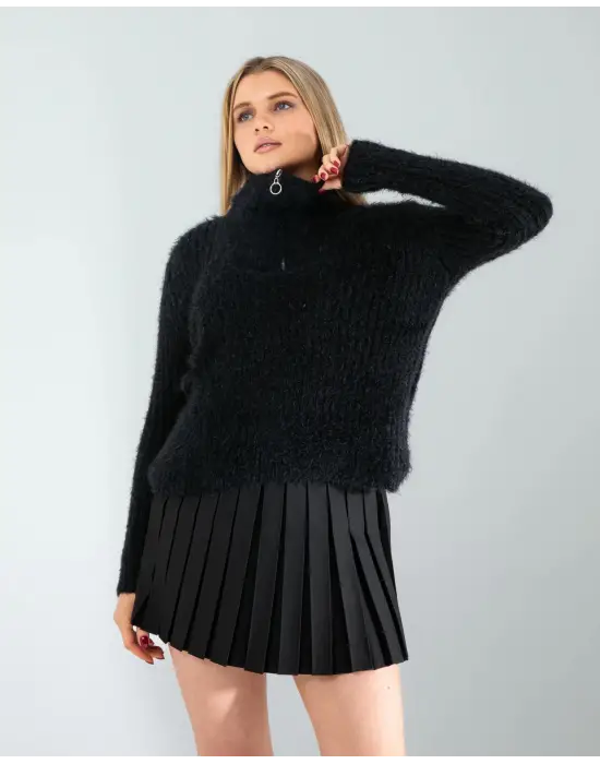 Omarı Etkileyici Siyah Pilseli Etek Modası