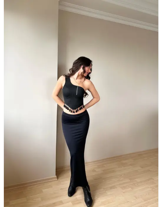 Omarı Siyah Püskül Detaylı Şık Bluz