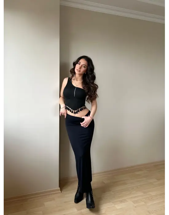 Omarı Siyah Püskül Detaylı Şık Bluz