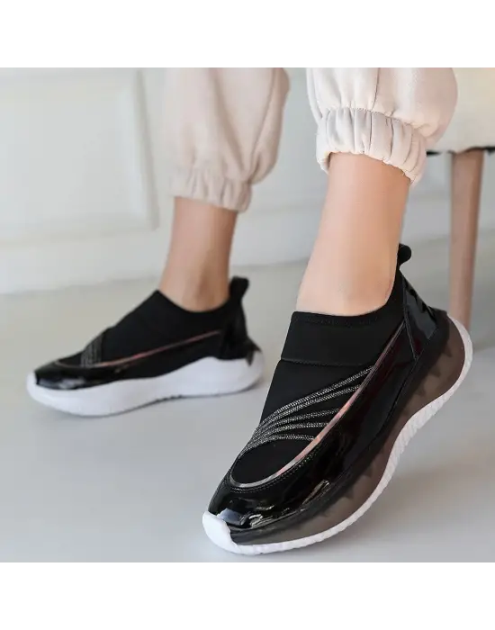 Omarı Streç Detaylı Siyah Spor Ayakkabı