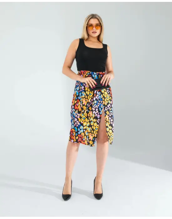 Omarı Siyah Şal Detaylı Yandan Yırtmaçlı Etek Stili