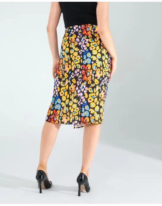 Omarı Siyah Şal Detaylı Yandan Yırtmaçlı Etek Stili