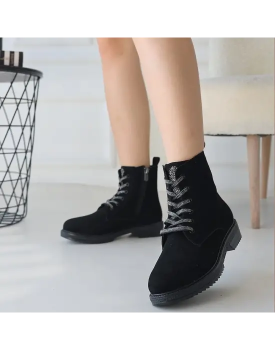 Omarı Siyah Süet Bağcıklı Bot - Trendy ve Şık Modeller!