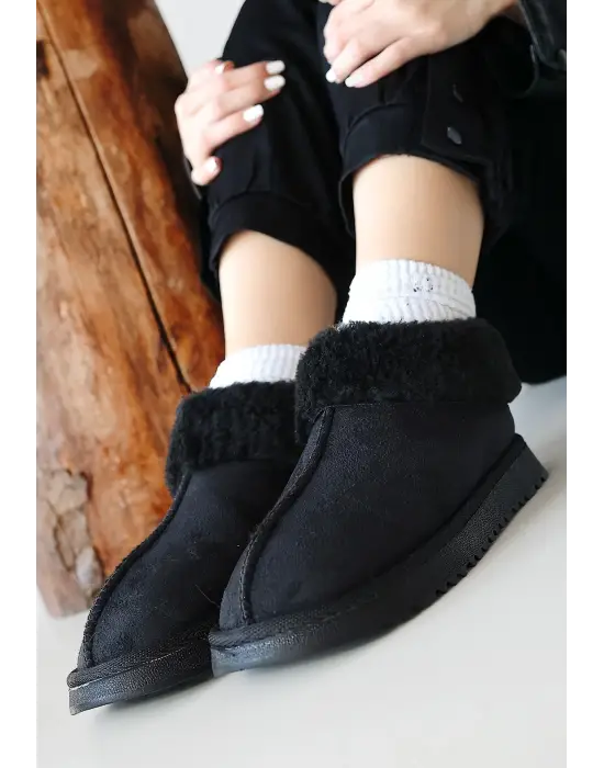 Omarı Şık Siyah Süet Bot