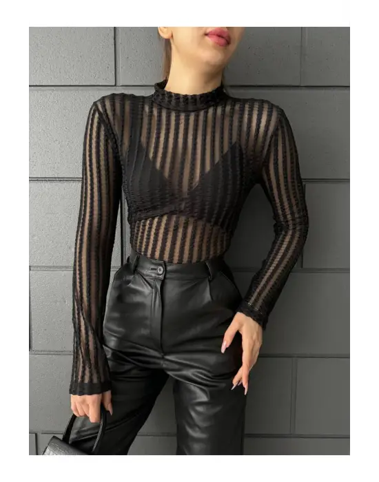 Omarı Transparan Siyah Bluz