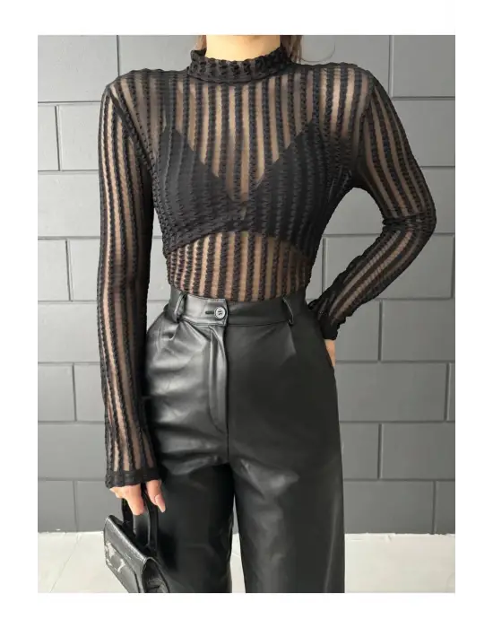 Omarı Transparan Siyah Bluz