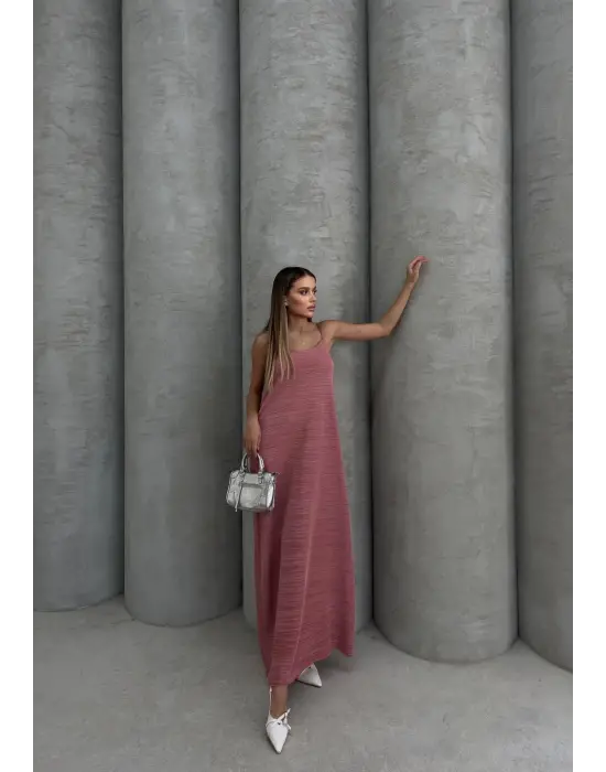 Omarı Göz Alıcı Piliseli Uzun Elbise