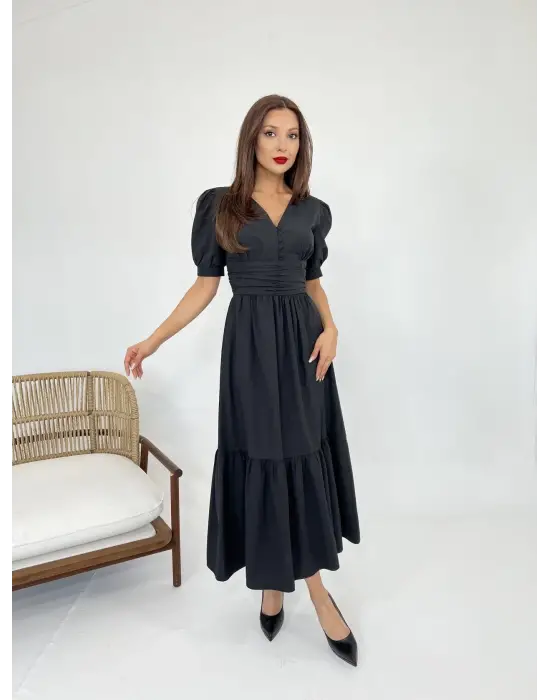 Omarı Şık Ve Zarif Siyah Elbise