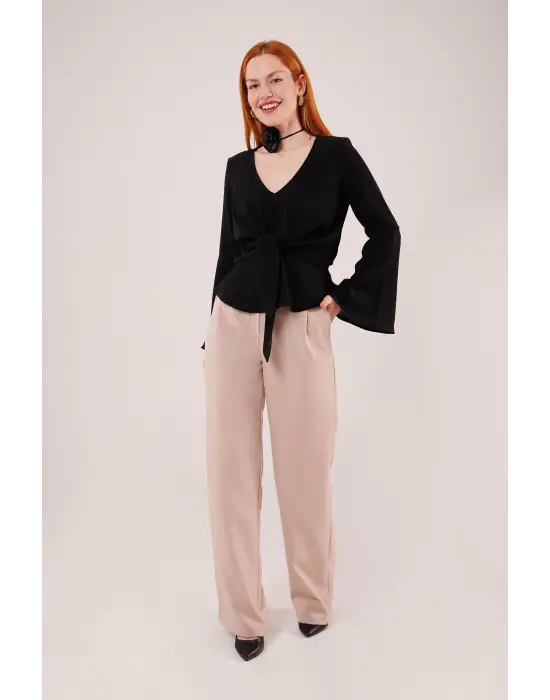 Omarı Şık ve Rahat Siyah Bluz