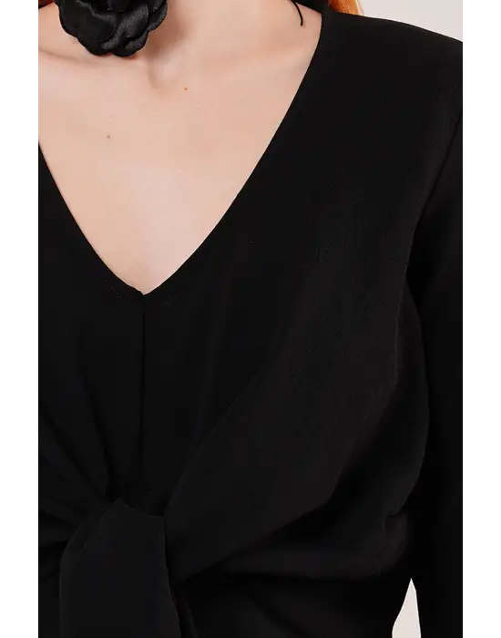 Omarı Şık ve Rahat Siyah Bluz