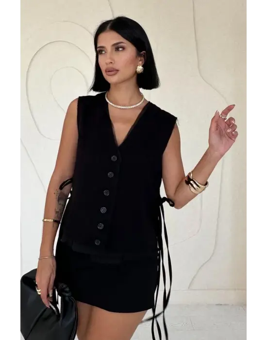 Siyah Yanları Bağcıklı Yelek