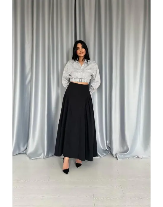 Omarı Siyah Yanları Büzgülü Uzun Etek - Şık ve Zarif Tasarım