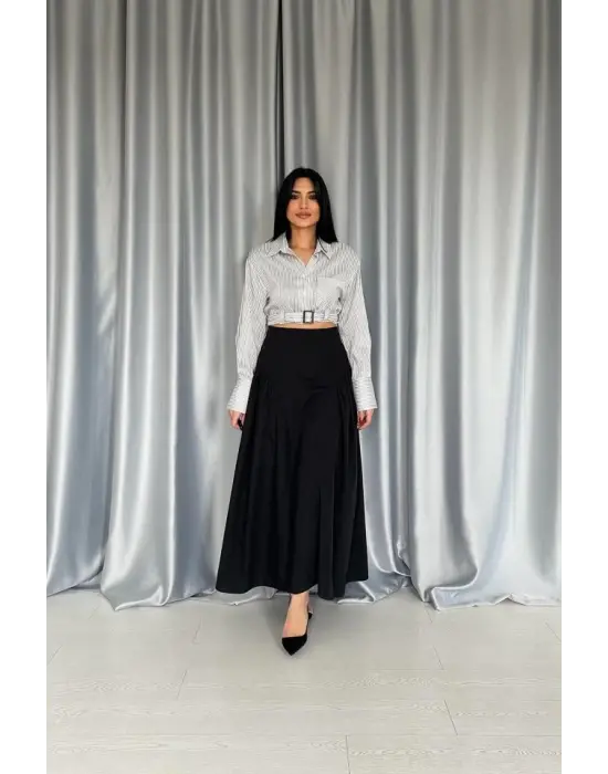 Omarı Siyah Yanları Büzgülü Uzun Etek - Şık ve Zarif Tasarım