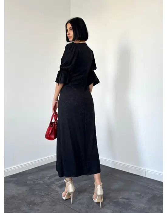 Omarı Yırtmaç Detaylı Siyah Jakar Elbise