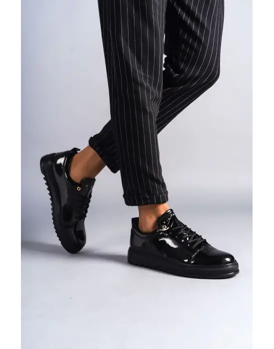 Omarı Hafif ve Şık Rugan Erkek Günlük Spor Ayakkabı - Siyah