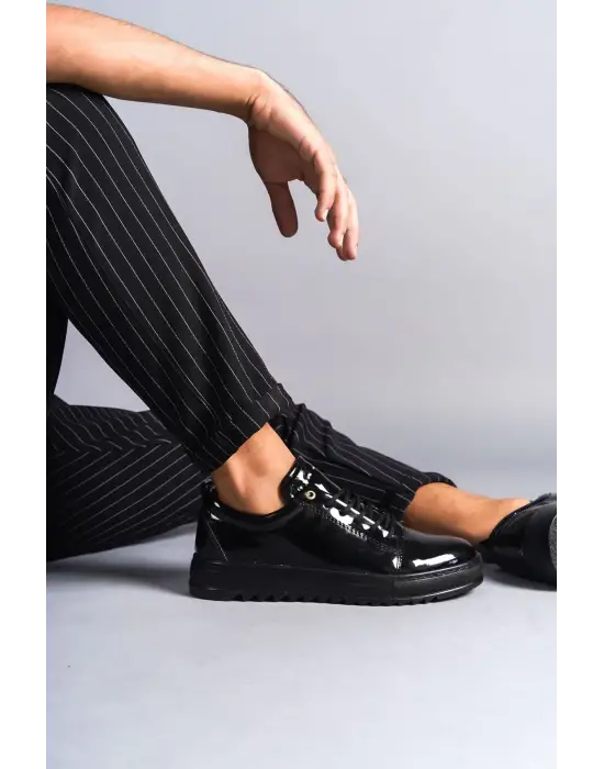 Omarı Hafif ve Şık Rugan Erkek Günlük Spor Ayakkabı - Siyah