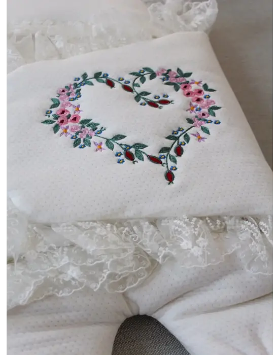 Omarı Ekru Renkli Yenidoğan Kapitone Battaniye