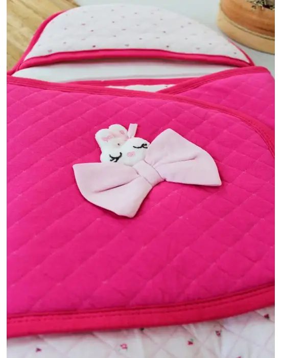 Omarı Sevimli Fiyonk Detaylı Pembe Bebek Kundak