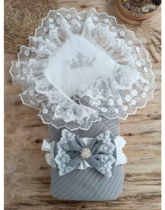 Omarı İncili Güpür Detaylı Çift Fiyonk Bebek Battaniyesi Gri