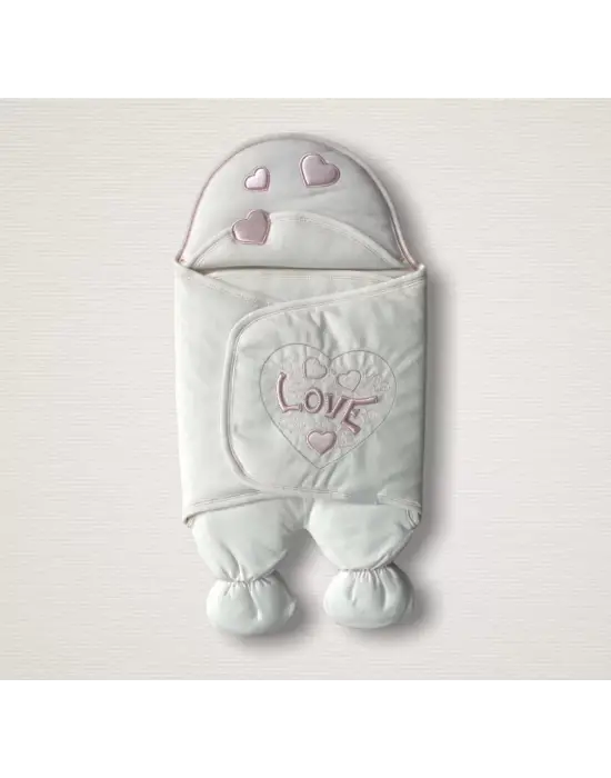 Omarı Lüks 3 Kalp Nakışlı Yenidoğan Kız Bebek Ayaklı Kundak Battaniyesi