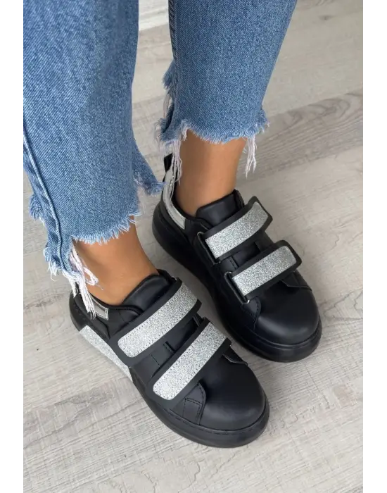 Omarı Siyah Cilt Simli Spor Ayakkabı