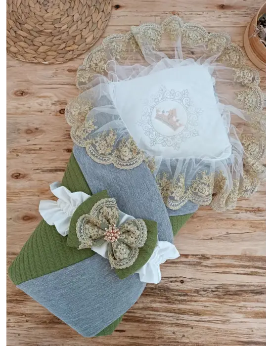 Omarı Yenidoğan Taç Nakışlı Yeşil Bebek Battaniyesi