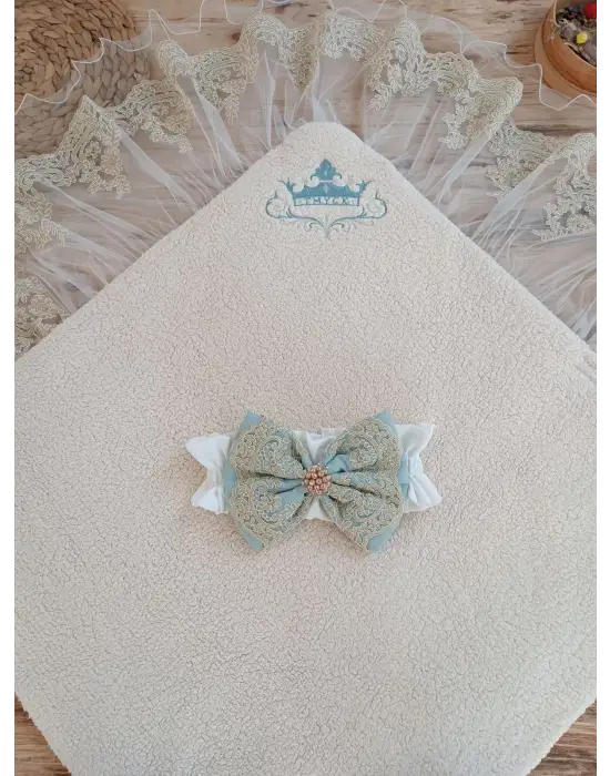 Omarı Yenidoğan Taç Nakışlı Fiyonklu Bebek Battaniyesi Su Yeşili