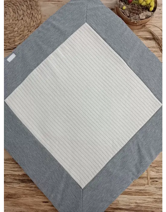 Omarı Yenidoğan Taç Nakışlı Prizma Taş Bebek Battaniyesi Krem