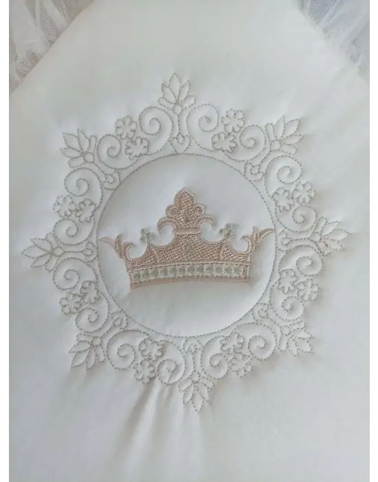 Omarı Şık Nakışlı Fiyonklu Yenidoğan Bebek Battaniyesi