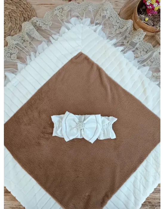 Omarı Yenidoğan Wool Yün Taç Nakışlı Battaniye