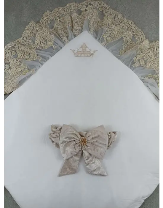 Omarı Taç Nakışlı İncili Yenidoğan Bebek Battaniyesi