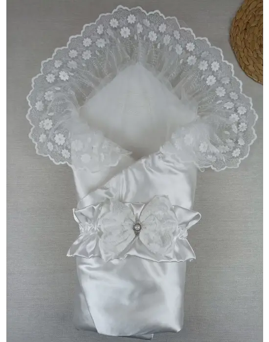 Omarı Pırıltı Taç Nakışlı Yenidoğan Bebek Battaniyesi - Ekru