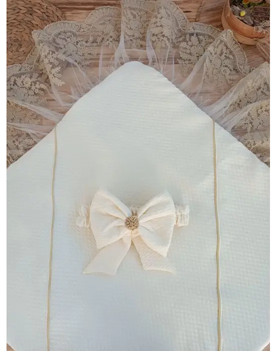 Omarı Yenidoğan İçin Lüks Taşlı Gold Güpür İşlemeli Battaniye