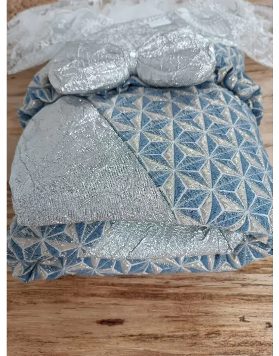 Omarı Piramit Desenli Güpür İşlemeli Bebek Battaniyesi Kundak