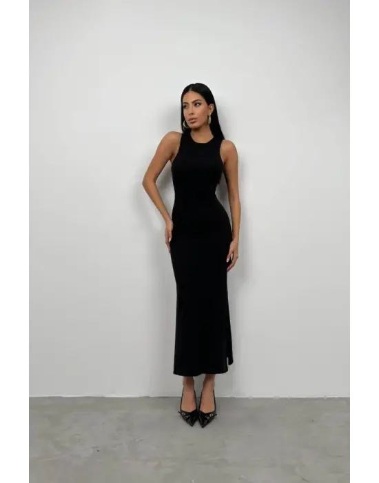 Omarı Rahat ve Şık Yüzücü Yaka Elbise