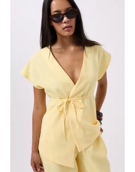 Omarı Ayarlanabilir Bağcık Detaylı Şık Yelek