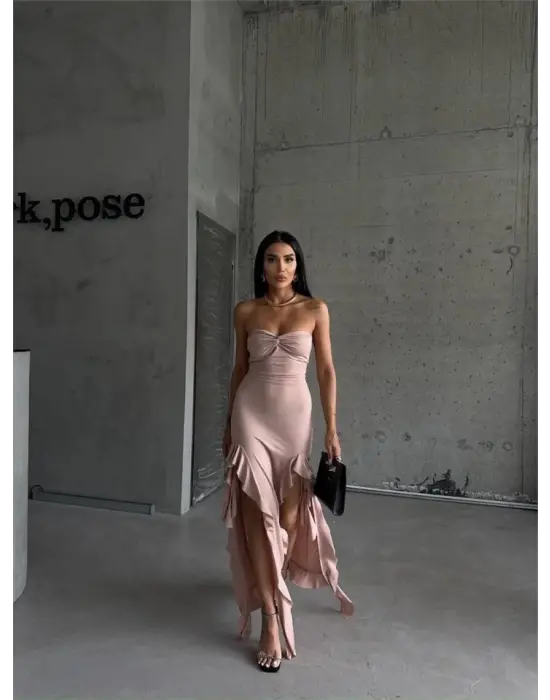 Omarı Zarif ve Katmanlı Bej Elbise