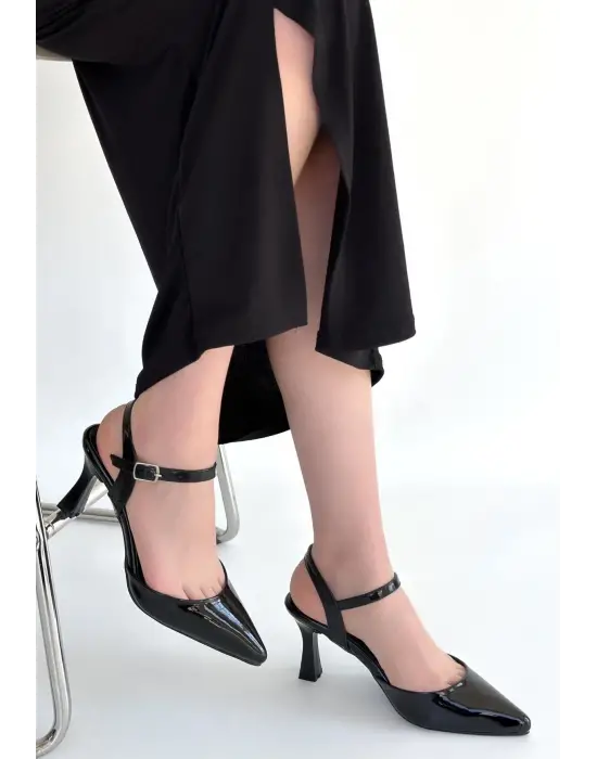 Suden Siyah Rugan Topuklu Ayakkabı