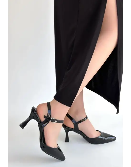 Suden Siyah Rugan Topuklu Ayakkabı