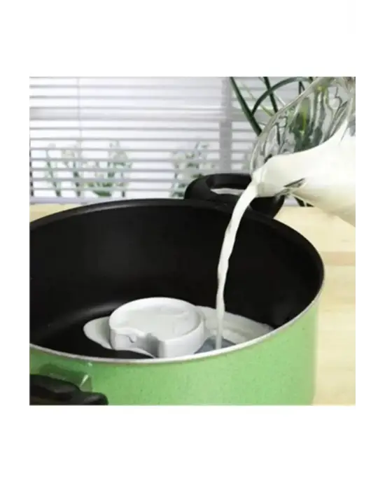 Omarı Süt Taşırma Sorunu Olmayan Beyaz Yatak Örtüsü