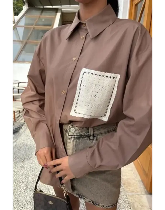 Omarı Arkası Yırtmaçlı Oversize Gömlek