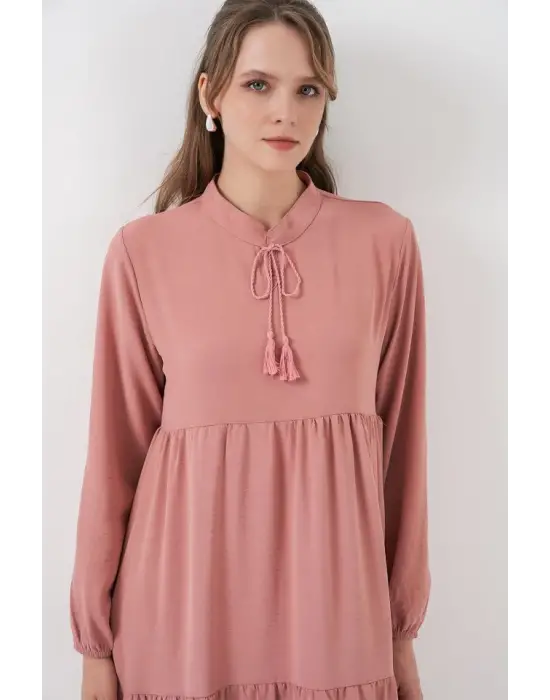 T1627 Yaka Bağcıklı Elbise - Pudra